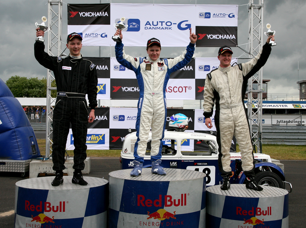 Fra v. Kevin Verner, Frederik Nymark og Tommy Laugesen på podiet.
(Foto: Motorsporten.dk)